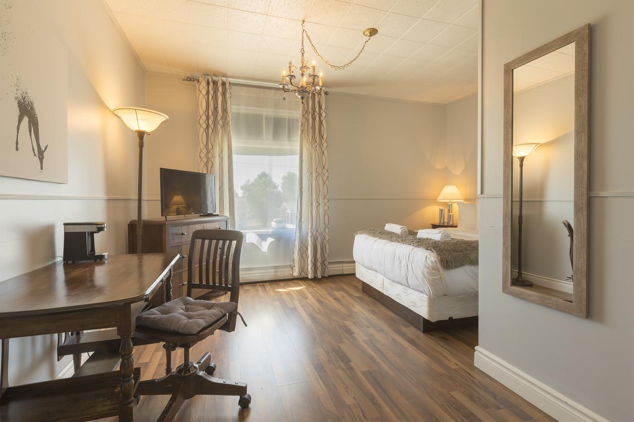 Des Berges Inn 3*